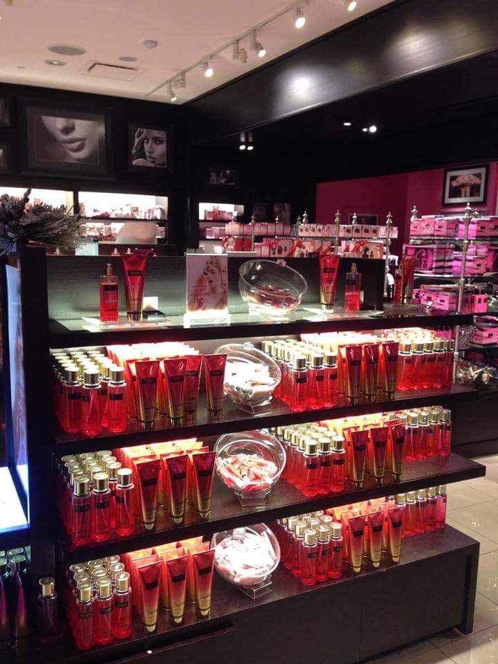 songluoqi's tweet photo. รับหิ้ว victoria's secret จากเมกา ปิดรับสินเดือนของถึงไทยต้นเดือนม.ค. สนใจdmมาเลย  *โลชั่นน้ำหอม390฿*
#howtoperfact #ripไอดอ #ใช้ดีบอกต่อ https://t.co/h9cNwJ7APc