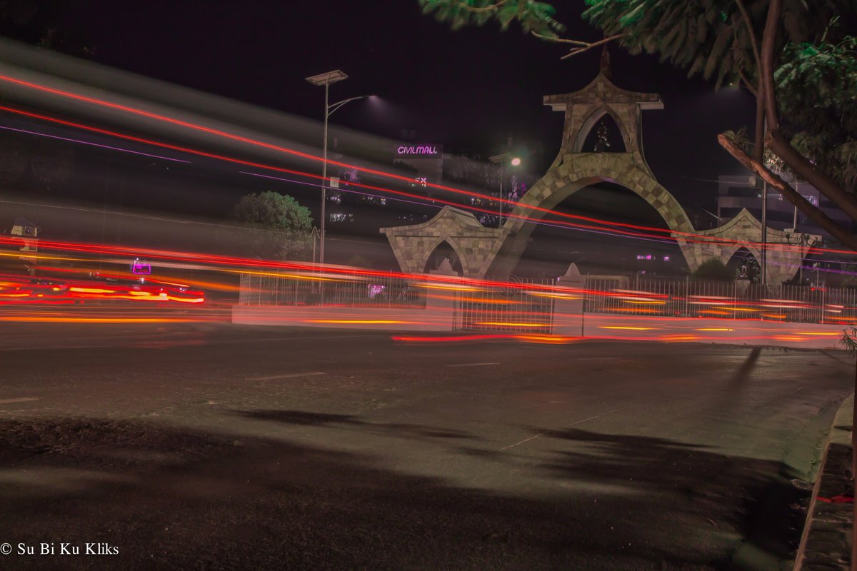 8848_86's tweet photo. The art of slower shutter speed !
#ShutterSpeedArt #SlowerShutterSpeed #SuBiKuKliks #MartyrsGate https://t.co/wmXu7NzphG