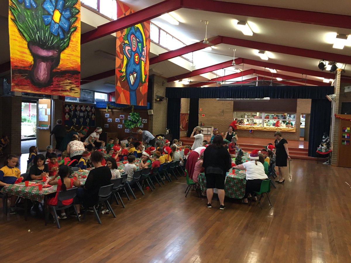 Delicious Christmas lunch for our K-2 family. Thank you to all our amazing staff 💕<a href="/jessica_wards/">Jessica Wards</a> <a href="/JohnWarbyPS/">John Warby PS</a>