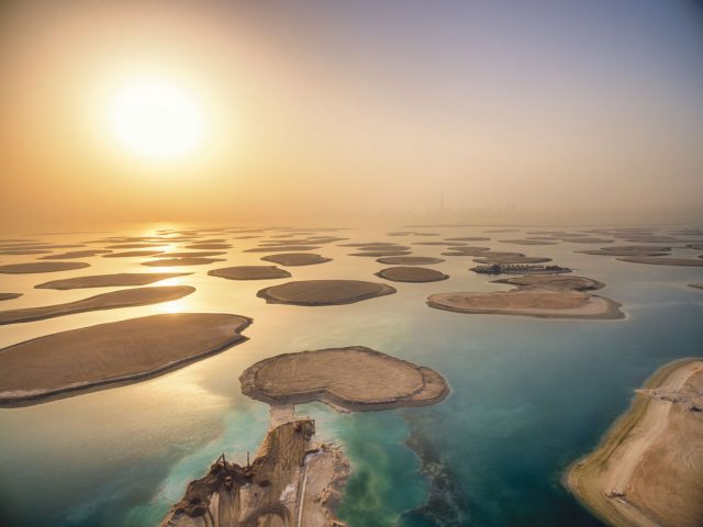 TalkProperty's tweet image. The World Islands are being filmed by @Discovery as @THOEDubai breathes new life into the project

#Dubai #MyDubai

talkproperty.ae/master-develop…
