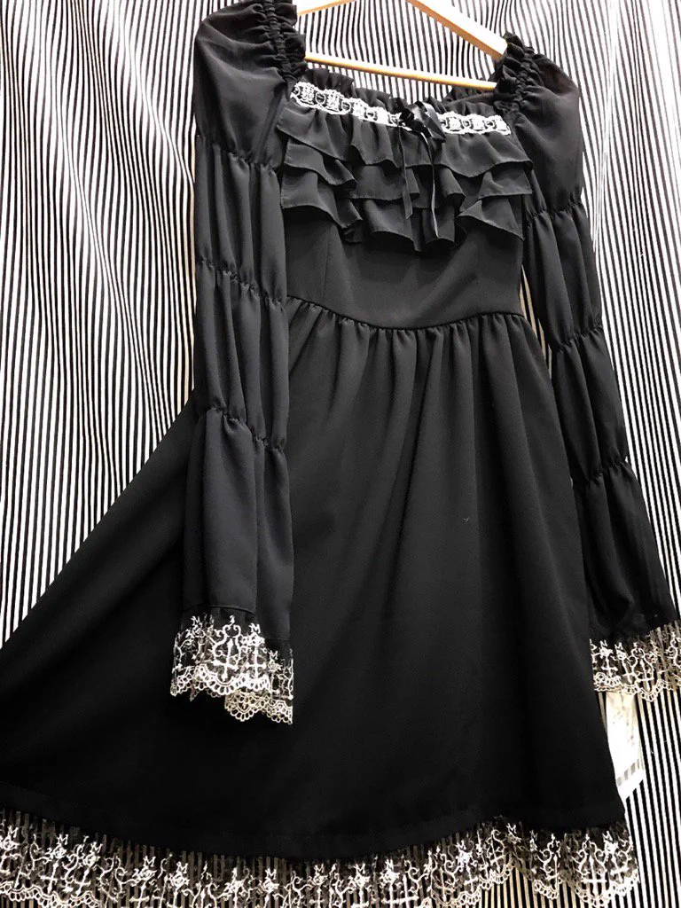 Moitie モワティエ　逆十字レースボレロ　黒✕黒 closetchild原宿3階 on X: 