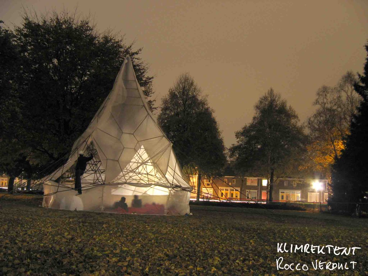 TanteNettyEhv's tweet photo. Morgen bouwt Rocco Verdult een Klimrektent in het Henri Dunantpark! Dé plek om plannen te maken voor het park. https://t.co/PSDkCwv2oP https://t.co/tCkUalxhes