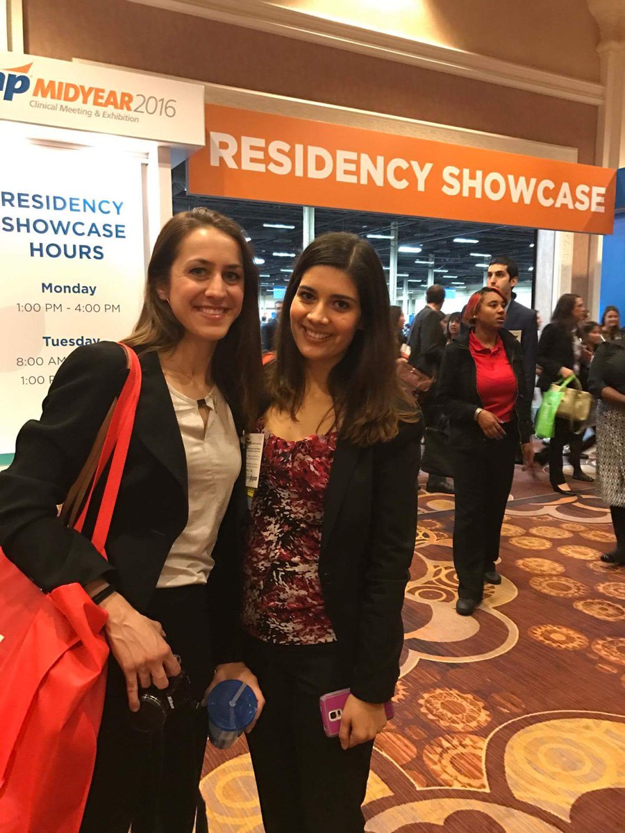 Rxfitnesspharma's tweet photo. ASHP Residency Showcase 2016! 💊💊💊
#fitness #pharmacy #health #iifym #love #challengegold #challengesilver #rutgers #midyear2016 #ashp16 https://t.co/L9CjvmKRzS