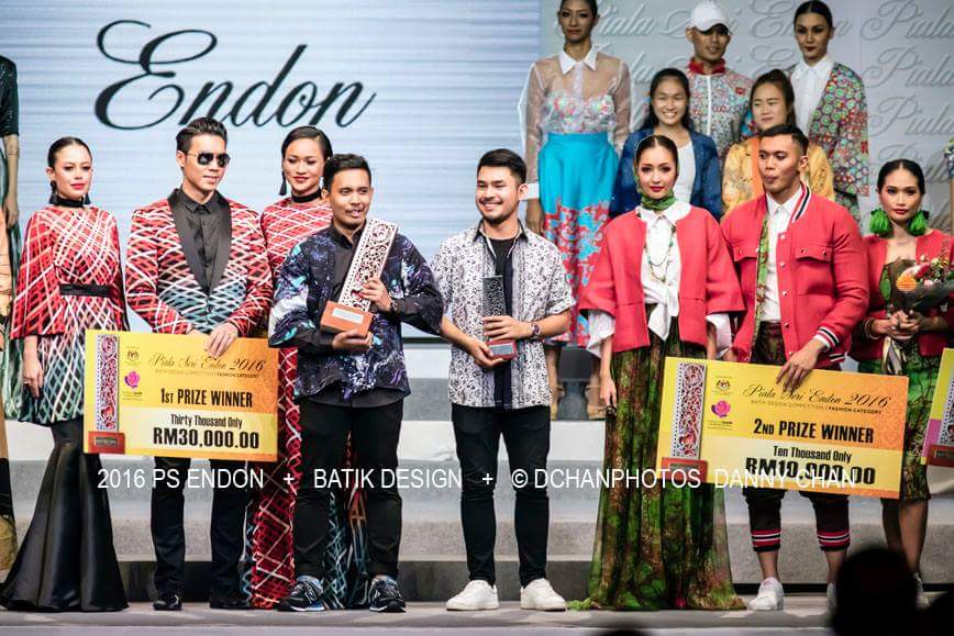 dchanphotos's tweet image. #news #pse2016 #batik design at Piala Seri Endon competition, Alamy Live News @MailOnline @nytimes @Telegraph