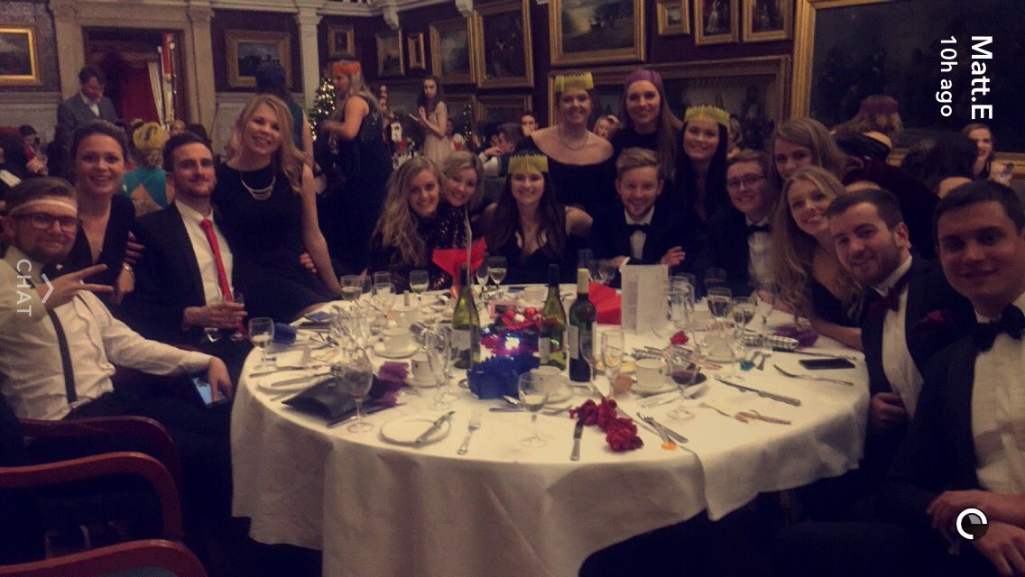 Alex_Allen08's tweet photo. Squad 🎄#geogsoc #formal https://t.co/lbvboQhxAz