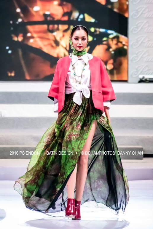 dchanphotos's tweet image. #news #pse2016 #batik design Piala Seri Endon competition @Fashionista_com @POPSUGARFashion @FashionAndStyle