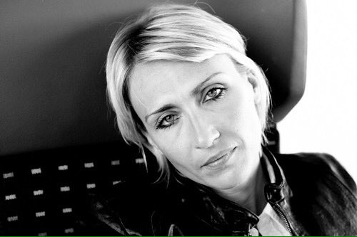 jetonsethommes's tweet photo. Dans le dernier numéro de @poker52, plusieurs clichés de Caroline Darcourt sont réunis.
#poker #photo #Darcourt https://t.co/Zbcbjz7XIW