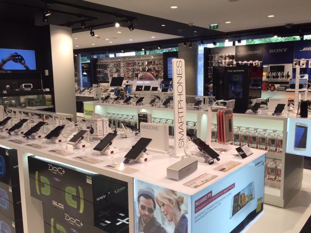 Saaa_technology's tweet photo. Securing Products in Lisbonne, Portugal, with our TRANSFOR-me solution.
Contact us to learn more! #versatilesolution #opendisplay https://t.co/i8b5DPeiQk