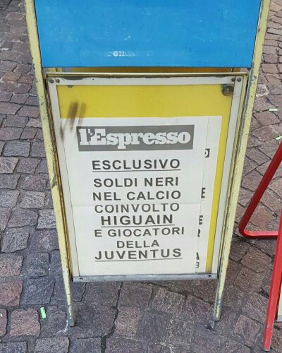 SandroSca's tweet image. Uno scandalo.
La Juve non c'entra nulla.
Buttiamocela dentro!
È la stampa, È l'Italia, È la Juve!
(via @Mau_Romeo)
