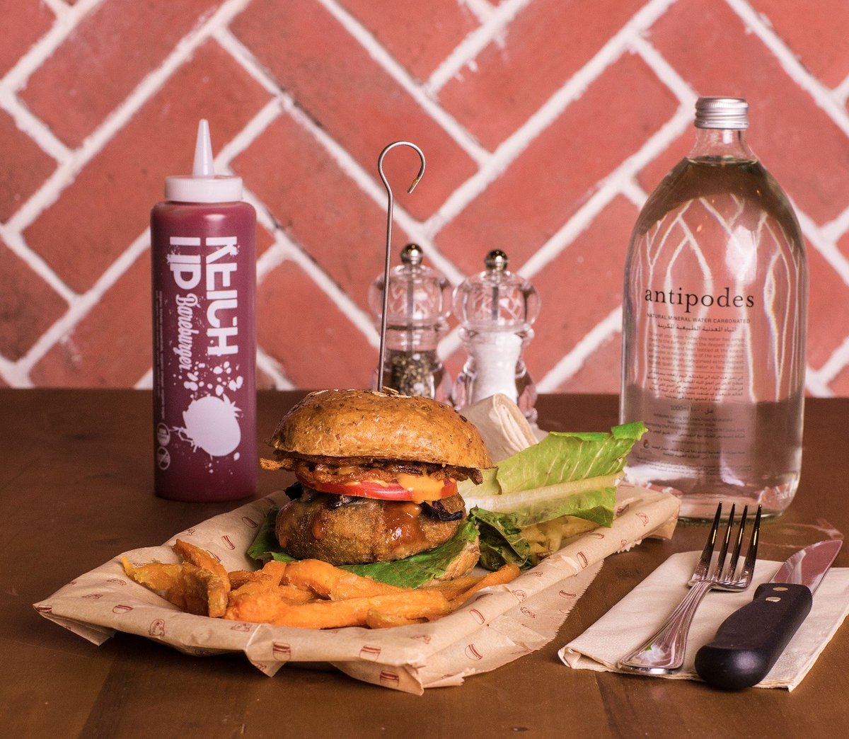 bareburger_uae's tweet photo. Vegan? We got you. Enjoy this one.

#bareburger_uae #bareburger https://t.co/Rk9rA8G5v0