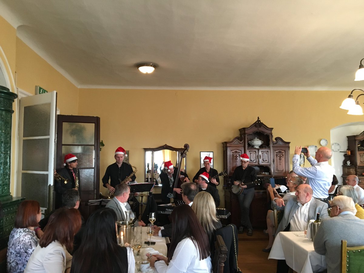 #Jazzbrunch am zweiten Adventwochenende auf #SchlossKapfenstein: Ein swingender Kulinarikbrunch vom Feinsten!