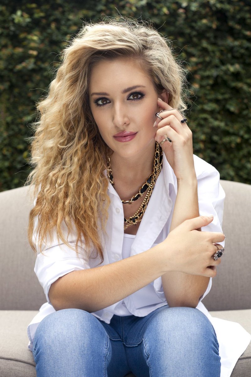 StarburstPromo's tweet image. Verfrissende, vars vreugdemusiek! CJ de Swardt #kuberklets met @HaileyClarkHC !
starburstmusic.co.za/news/cj-de-swa…