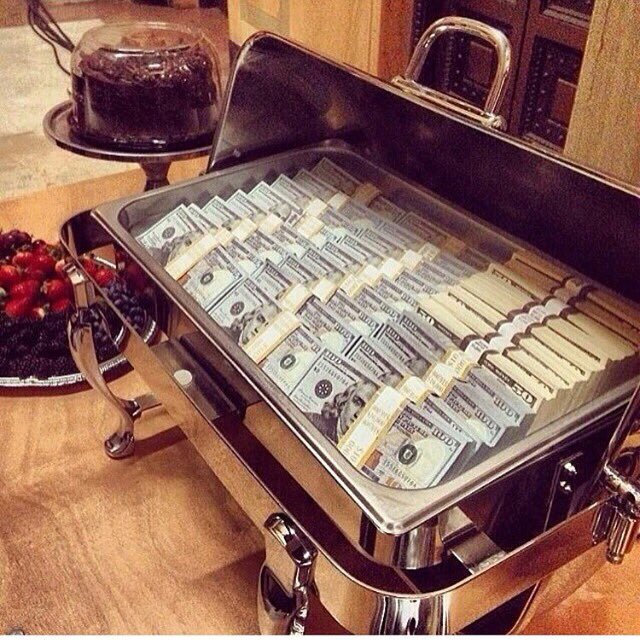 InstaFamousTv's tweet photo. Breakfast is served!! 😋😋 https://t.co/wZ134pMIqE