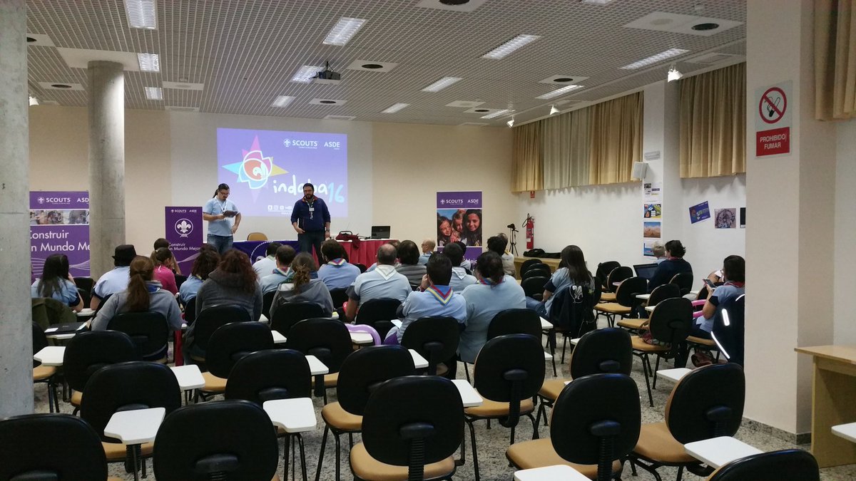 ASDEEx's tweet photo. Comienza el último dia en la #Indaba2016 de @scout_es reuniéndonos en plenario para compartir las ideas que han salido en cada mesa https://t.co/QySytvYlUe