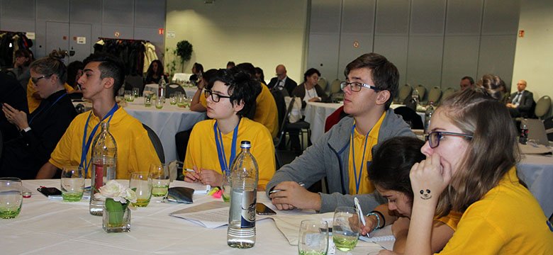 Insafenetwork's tweet photo. Interesting account of @Paneuyouth panellists’ activities and involvement at #YEP2016 #SIF2016 #SaferInternetForum https://t.co/M6EkCgrGeQ https://t.co/DsTM8vfYS0
