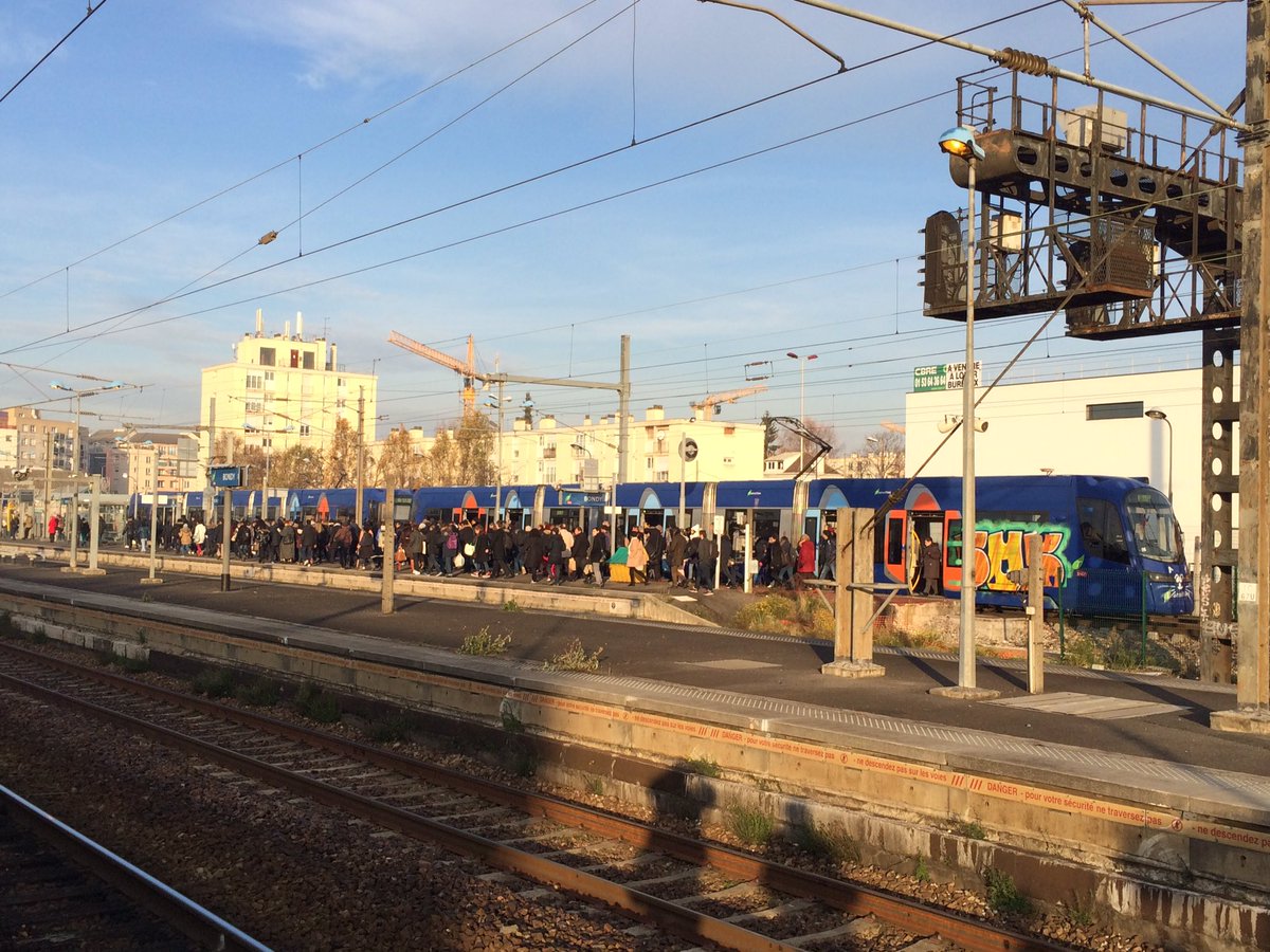 patphobos's tweet photo. .@Skyschips #ChatTram avait bien mangé #TT06 https://t.co/pFyOpVgG50