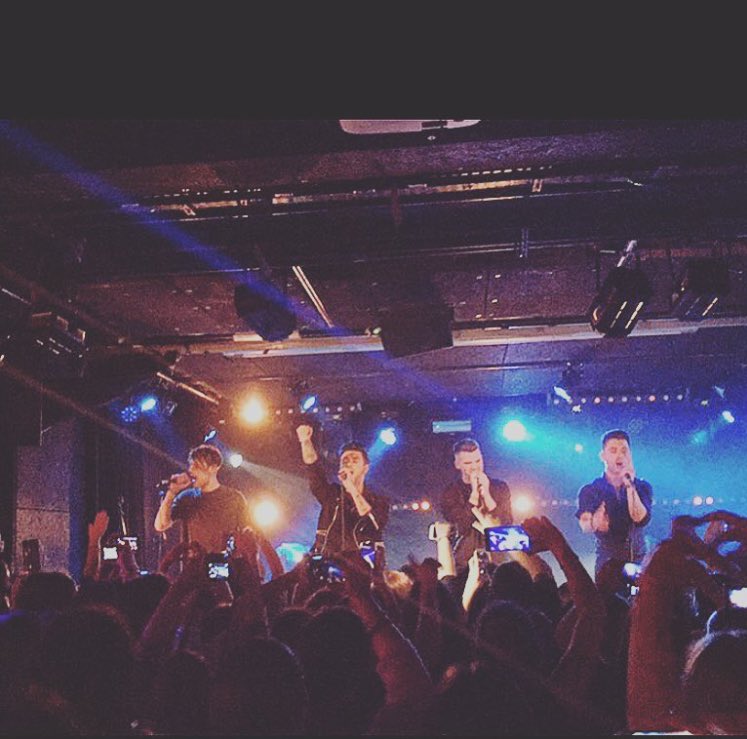 JoshCuthbert's tweet photo. Paris it was a pleasure. So good to finally meet &amp; perform to you all. Thank you so much for your support. Can't wait to come back 🇫🇷❤️🎙 https://t.co/zs5xoqwd0b