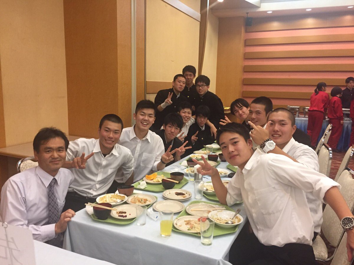 keito_718's tweet photo. 修学旅行わず！！
まーまともに寝た日ねーけど
思い出たくさん作れたから
楽しかったぜ！！😁😁
学生最後の修学旅行
さいこーだったぜ！！🤗🤗
みんなありがとー！！😍😍 https://t.co/5ePibatM6T
