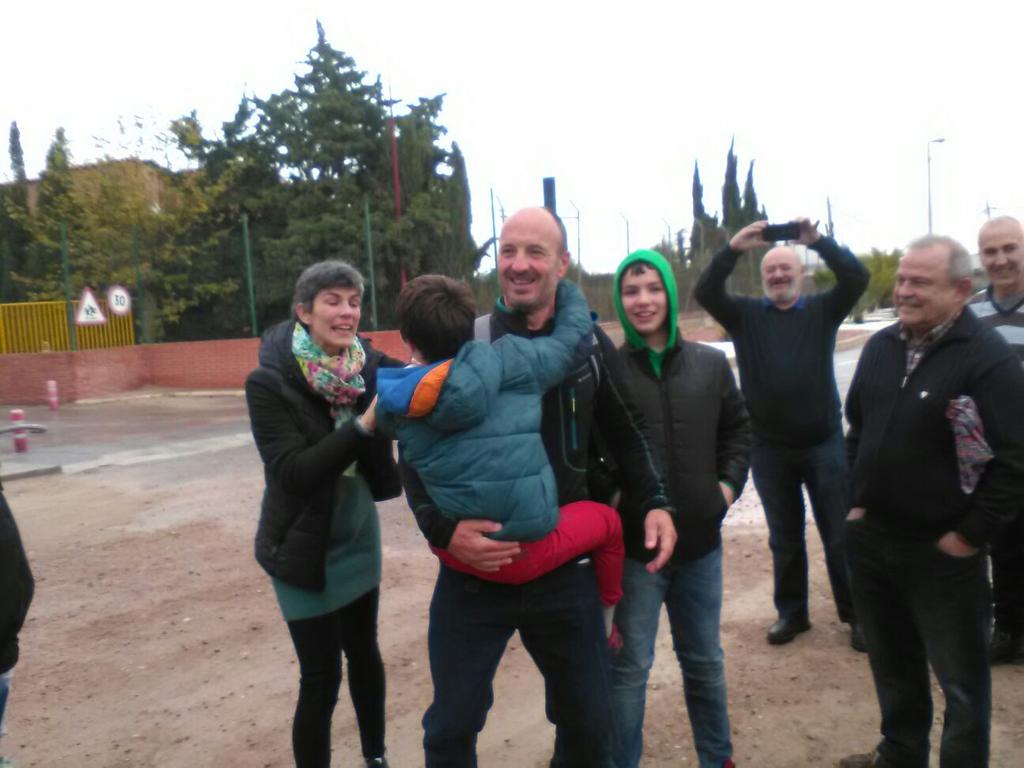 EtxeratElkartea's tweet photo. Liberado el preso político vasco Tomas Madina tras 2 años! Acaba de salir de Foncalent! #STOPdispersión #DDHH https://t.co/quw05iS31S