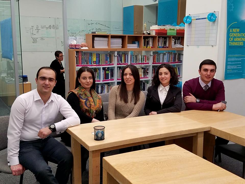 statefigures's tweet photo. ՀԱՆԴԻՊՈւՄ ՎԱՐՉԱՊԵՏԻ ՀԵՏ
MEETING WITH THE PRIME MINISTER
#YSSF
https://t.co/mjw7v78phj https://t.co/bFSeiYKKfA