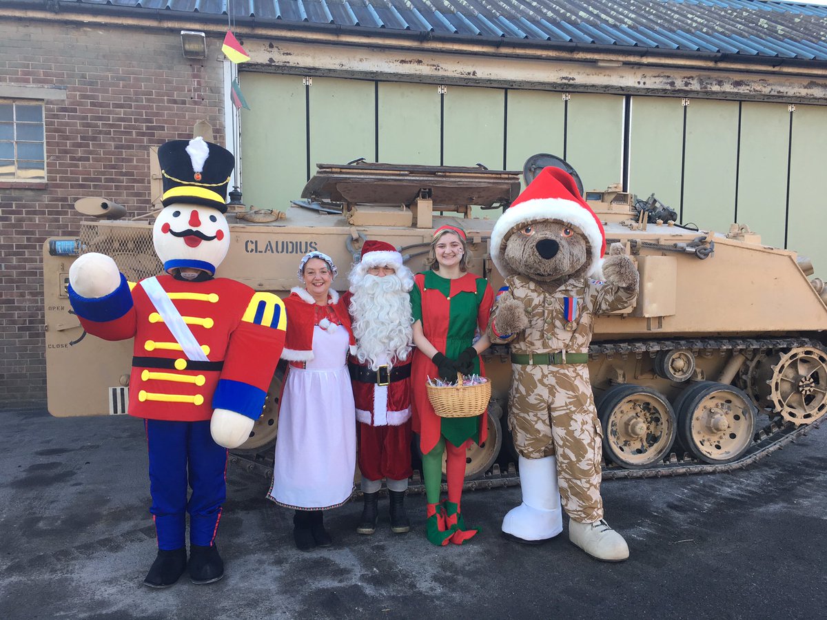 TankMuseumEvent's tweet photo. Father Christmas has arrived with his friends #vintagechristmas #tankmuseum #dorset #presents https://t.co/Q4lgF9tHO7