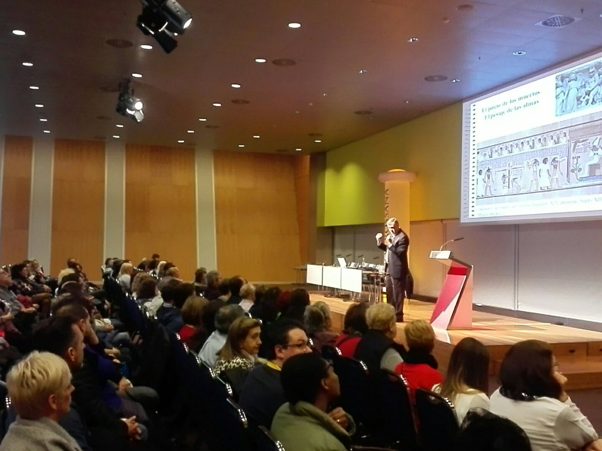 Magic_Fira's tweet photo. Pesando almas...
ahora en #magic2016 https://t.co/T2JN6PeXcD