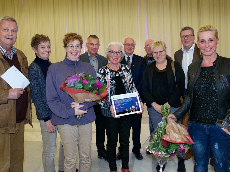 THHArnhem's tweet photo. Het THHA feliciteert De Klup en Nicolette Engelen van harte met het winnen van de Vrijwilligersprijs 2016! https://t.co/iME3pOkHZi