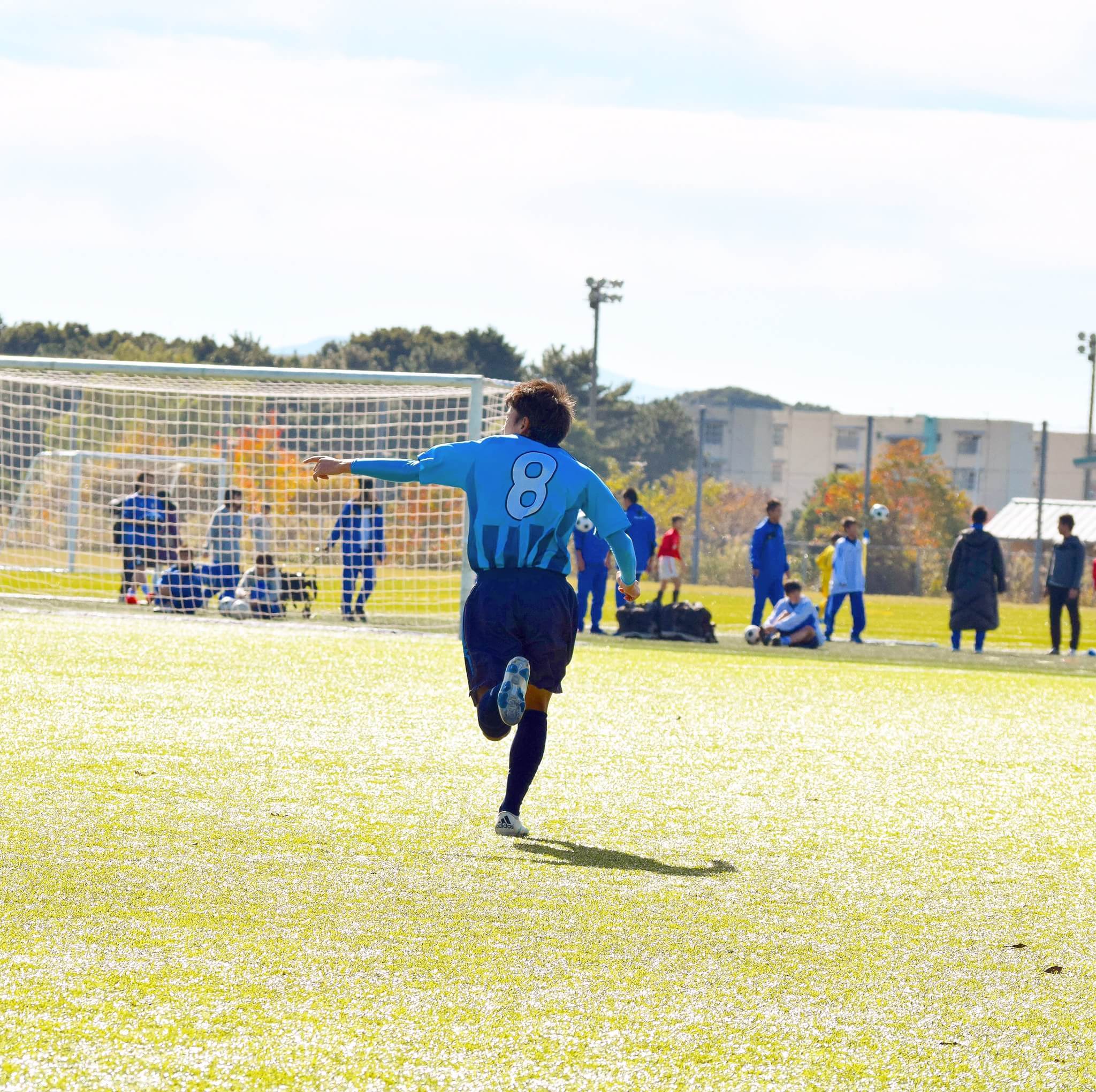 恭平 こうりんかん高校サッカー部 ８番川淵 剛 新人戦初戦で ゴールを決めた彼の後ろ姿はとてもかっこいい 後ろ姿 ８番 イケメン 正面は T Co Aq0ym6cvky Twitter