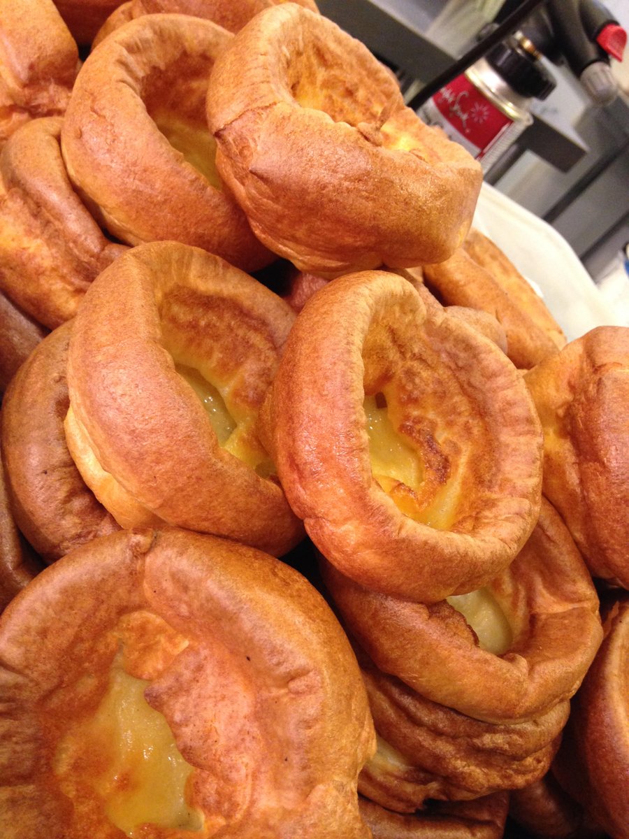 QueensBelton's tweet photo. A #Sunday is not complete without a roast! @NGFoodLovers' loved our roast chicken, read their #review here: https://t.co/0aE0OPsMzB https://t.co/VFQ49MsSc7