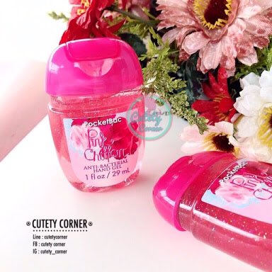 JBX94S's tweet photo. เจลล้างมือของ Bath &amp; Body Works ตัวนี้ pink chiffon กลิ่นขนมตามชื่อ ลองสั่งน้ำหอมไปแล้ว กำลังมีโปรหารสี่ราคาถูกลงนะครับ #มาเหนือเมฆรีวิว https://t.co/PjhXPG7qPS