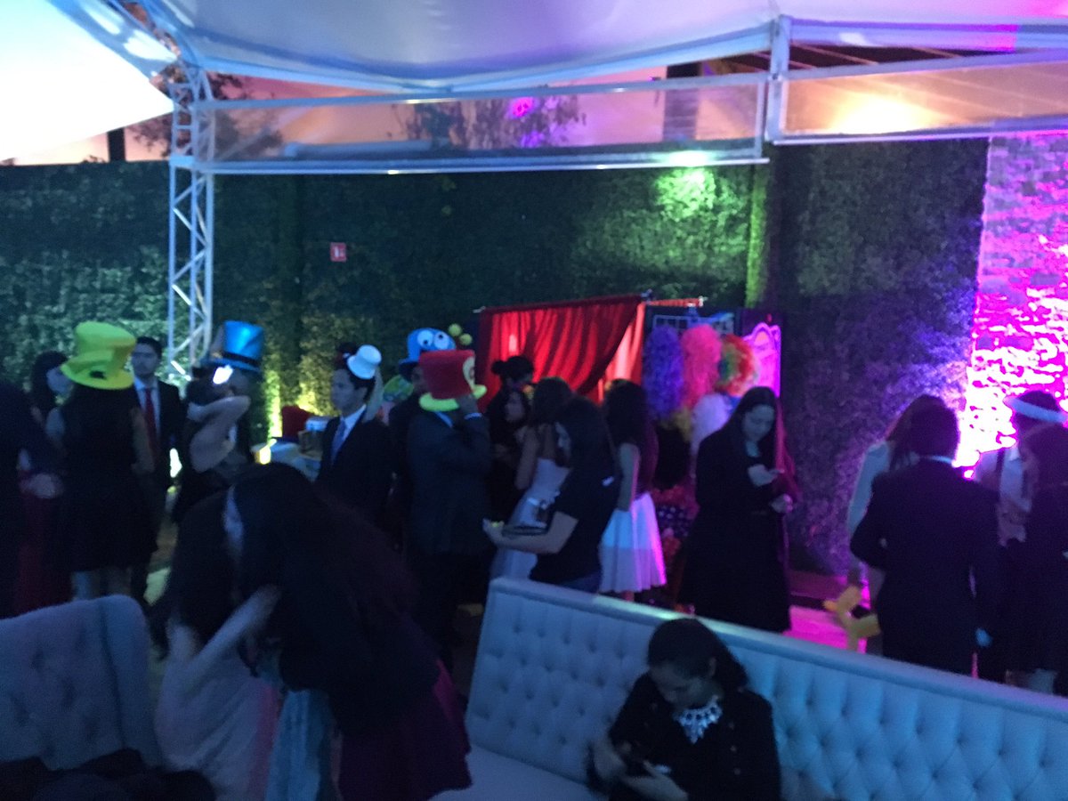 DreamPartyBooth's tweet photo. La fiesta nunca termina con la diversión de nuestra cabina!!! https://t.co/uEeyTCyIsV
