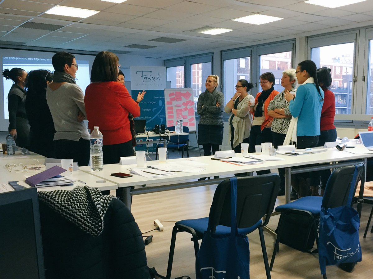 s_renouf's tweet photo. Début de la seconde journée de la formation "Réussir au féminin" avec des exercices #feminisationHB #dirigeantes https://t.co/grtCdgnG7C