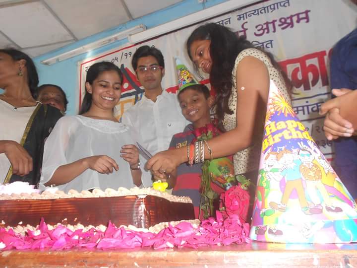 codwheo's tweet photo. Some #memories of our #Mumbai #codwheo #team,how we try to share some #smile #happiness with the #orphanage #ChildrenInNeed.
#NGO #donate https://t.co/DyP3IRdw0w