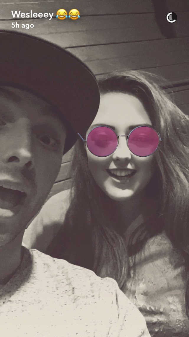 WTStrombergPH's tweet photo. Wesley with fans last night

👻wessnappinchats https://t.co/tplLHuJavD