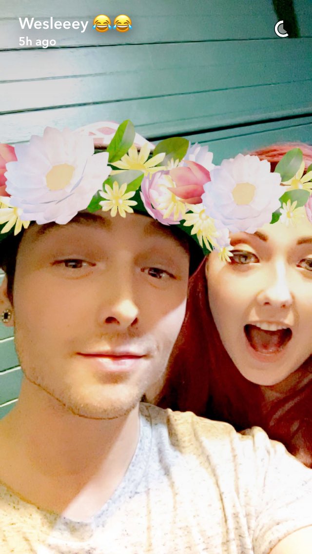 WTStrombergPH's tweet photo. Wesley with fans last night

👻wessnappinchats https://t.co/tplLHuJavD