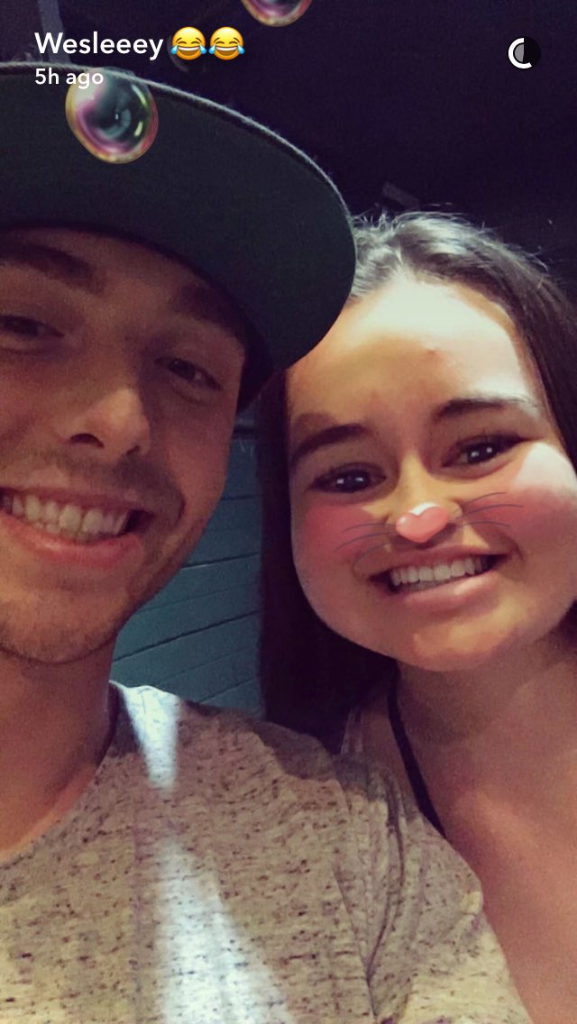 WTStrombergPH's tweet photo. Wesley with fans last night

👻wessnappinchats https://t.co/tplLHuJavD