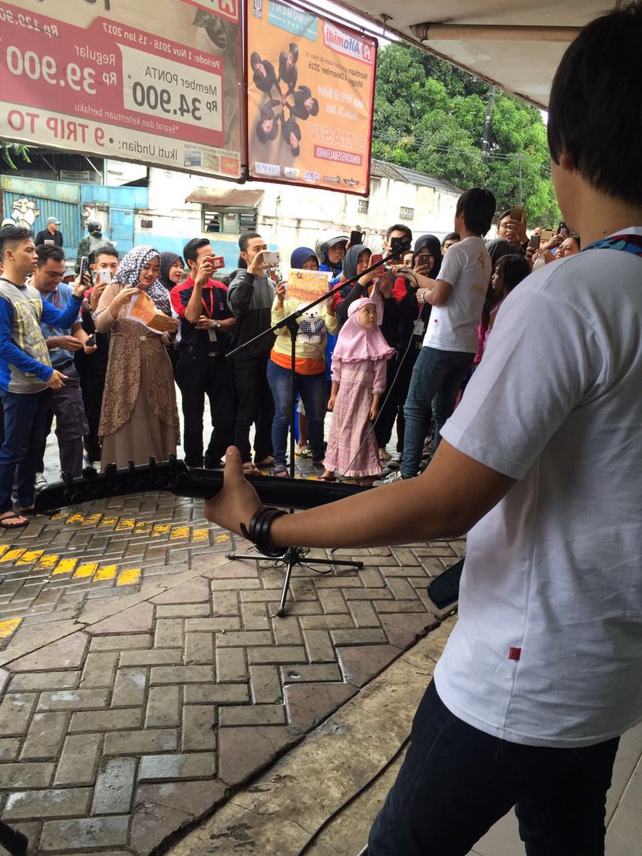 MusicaStudios's tweet image. Titik 33 &amp;amp; 34 berjalan lancar! Terlihat wajah lelah dari personil @DMASIV... SUPPORT mereka dengan tweet km gunakan hashtag #DMASIV5150