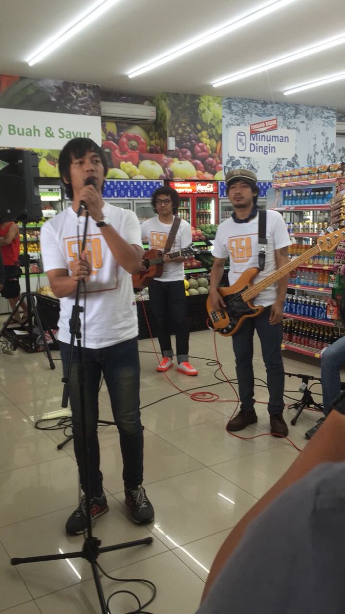 MusicaStudios's tweet image. Titik 33 &amp;amp; 34 berjalan lancar! Terlihat wajah lelah dari personil @DMASIV... SUPPORT mereka dengan tweet km gunakan hashtag #DMASIV5150