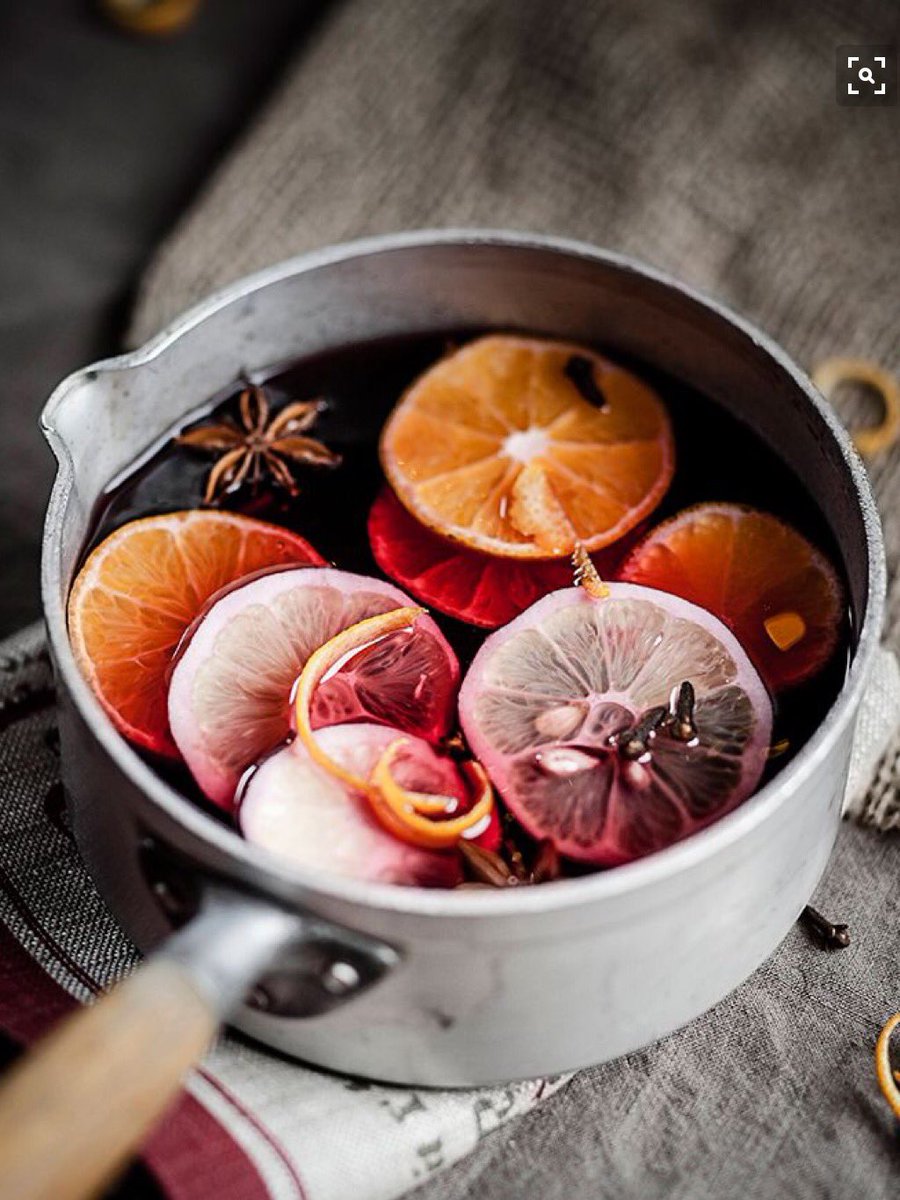 CrepeWandering's tweet photo. Another beautiful Sunday, come see us @EatChiswickW4 for yummy #crepes #luxuryhotchocolate &amp; #mulledwine https://t.co/xC8F3N9Rtk