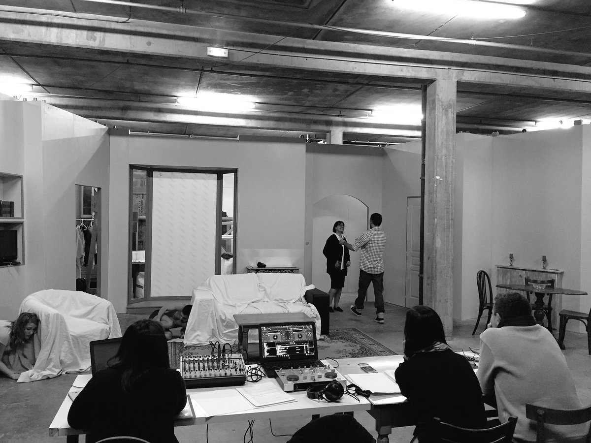 TreteauxR's tweet photo. #répétition #théâtre dernière ligne droite pour #lesquat @LeRoannais @Progres_Roanne @lepays_fr @mveds @VilledeRoanne #comedie #Roanne https://t.co/FHSWdbCELT
