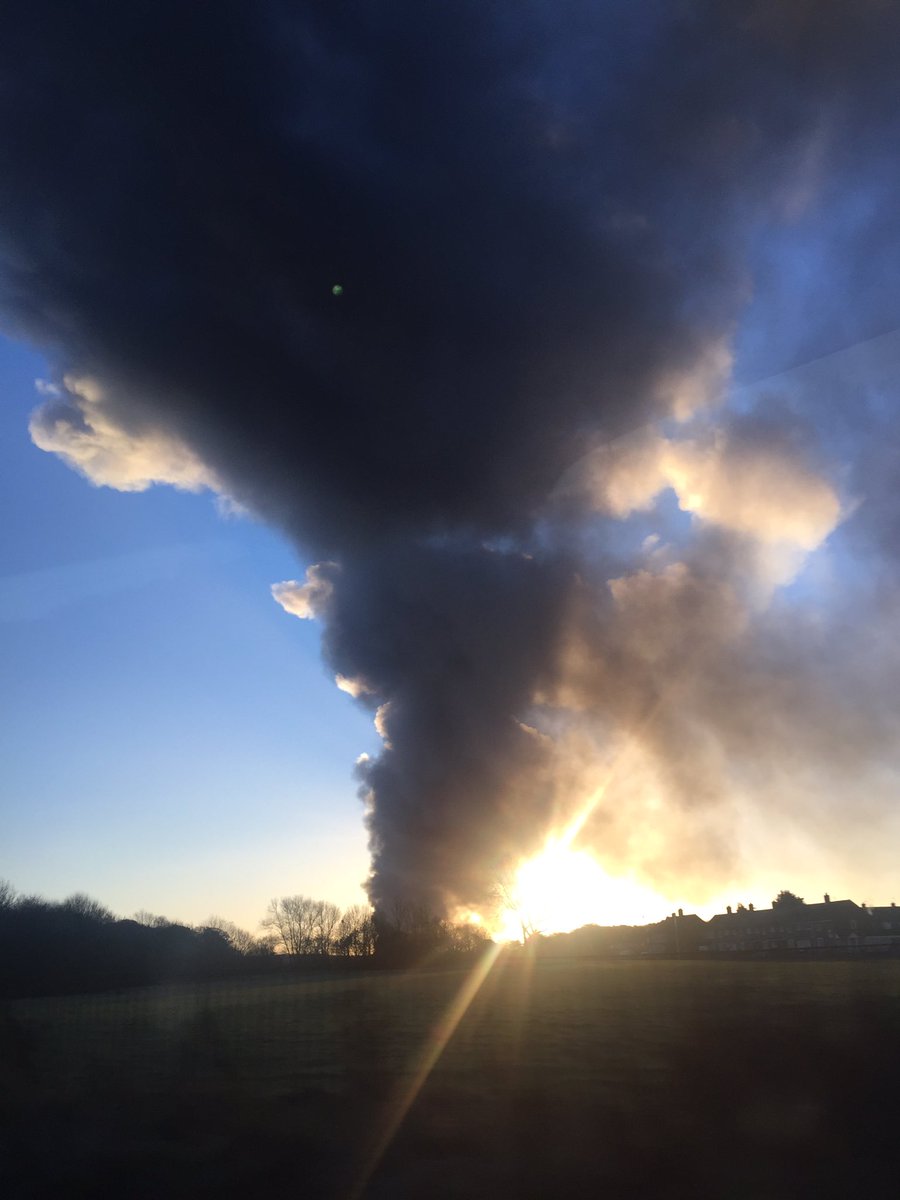 DavidJonesSky's tweet photo. Huge fire on the outskirts of Liverpool this morning ... hope no one hurt. https://t.co/epMxqhBbwO