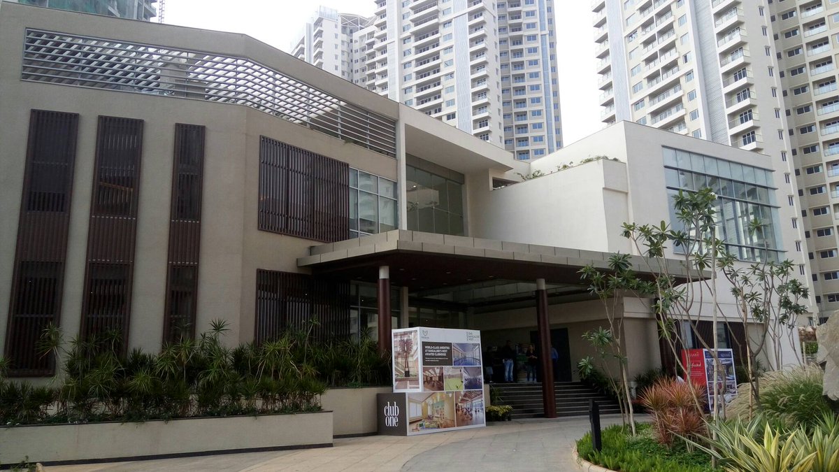 1BangaloreWest's tweet photo. Our 50,000sq ft state of the art clubhouse #PhoenixClubOne hosts today's #HolisticLiving event with @Proyog & #TheGreenPath. #LiveWell https://t.co/bJICteduDV