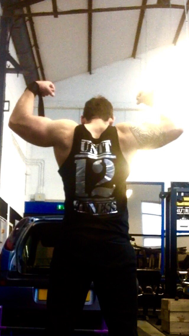 CLSFITNESSUK's tweet photo. Its the time once again...#SUPERSETSUNDAY AKA GO HARD OR GO HOME #ARMDAY! https://t.co/v7JeX1MZ2a