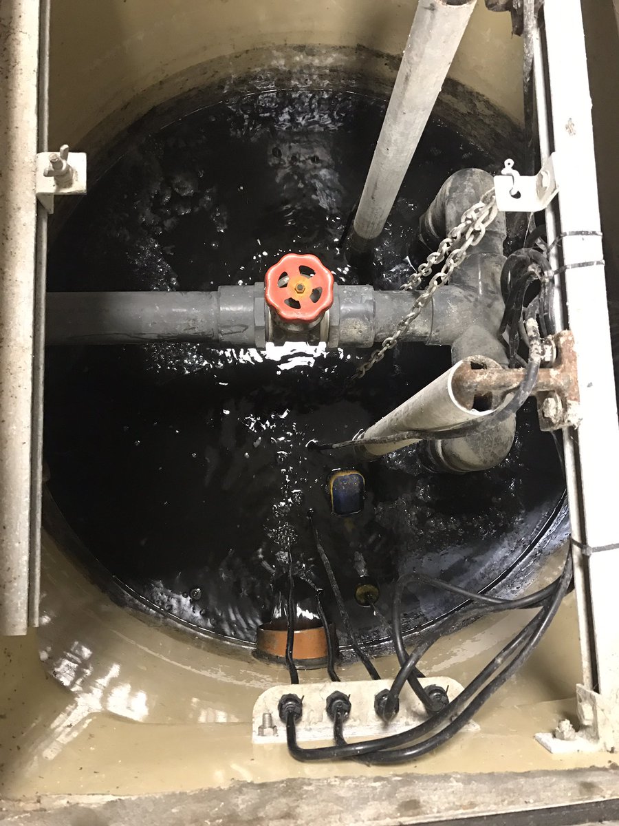 convertwater's tweet photo. Looks like we changed the new float switches just in time 👍🏼 early start this morning #cleanergreener #pumps #drainage https://t.co/Gs2rRfqy3d