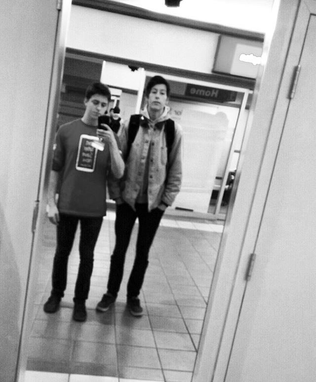 ZachFTNS's tweet photo. The boyz #brutha #gymrats #fuckwork @MitchFTNS https://t.co/lTNr6F8hwb