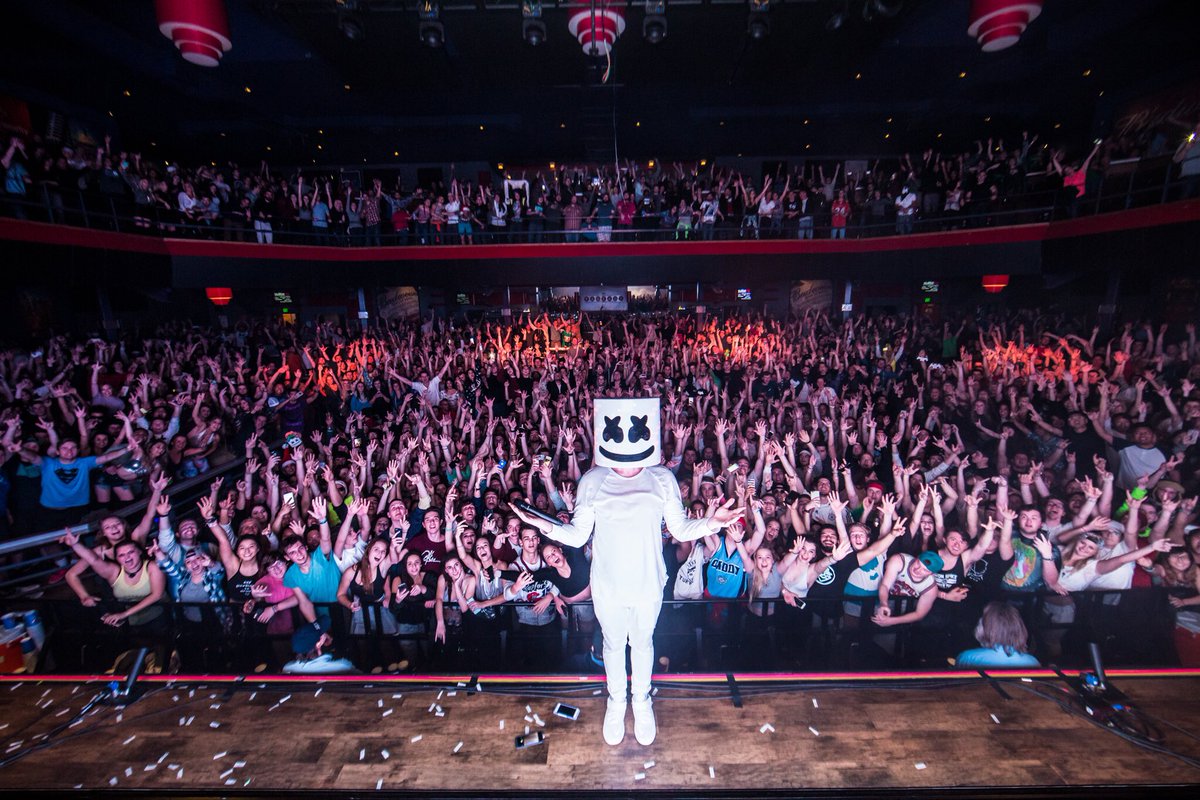 marshmello's tweet photo. St. Louis was definitely not mello tonight 🔥🔥🔥🔥 https://t.co/zFFXsgHTgu