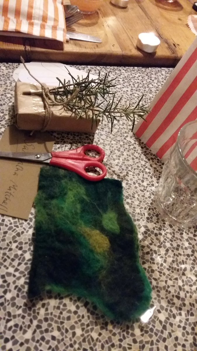 ZoeBanksGross's tweet photo. Enjoyed the #NourishEd #WinterSupper @HartsBakery last night.Lovely meeting more inspiring women @SamanthaRose83 @formationpeople + crafts! https://t.co/GZTIObGDJH