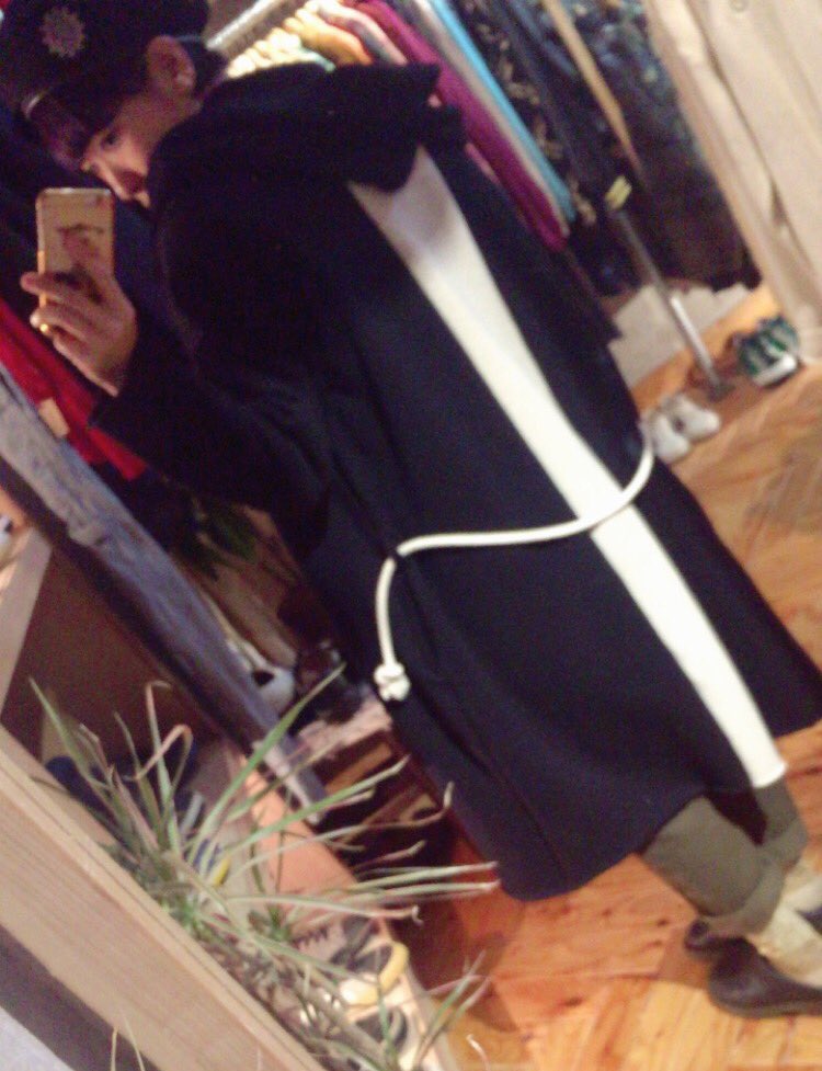 volarstore's tweet photo. vast 222  より

ゆったりシルエットに、後ろの切りかえがアクセントになった、裏起毛のぬくぬくガウンがオススメです。 https://t.co/oCgssd1BbY