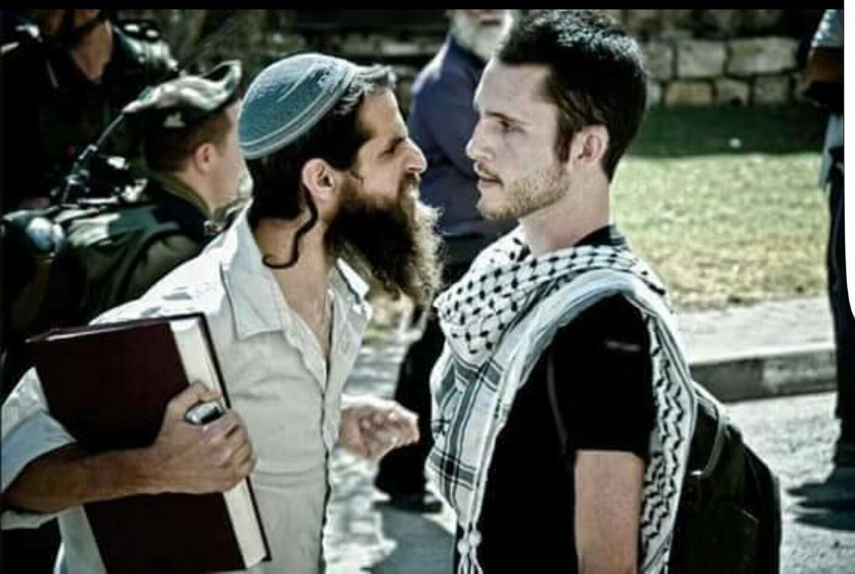 "Size olan kinlerinden dolayi 
parmaklarının uçlarinı ısırırlar.
De ki: Kininizden geberin!"

                     Al-İmran:119