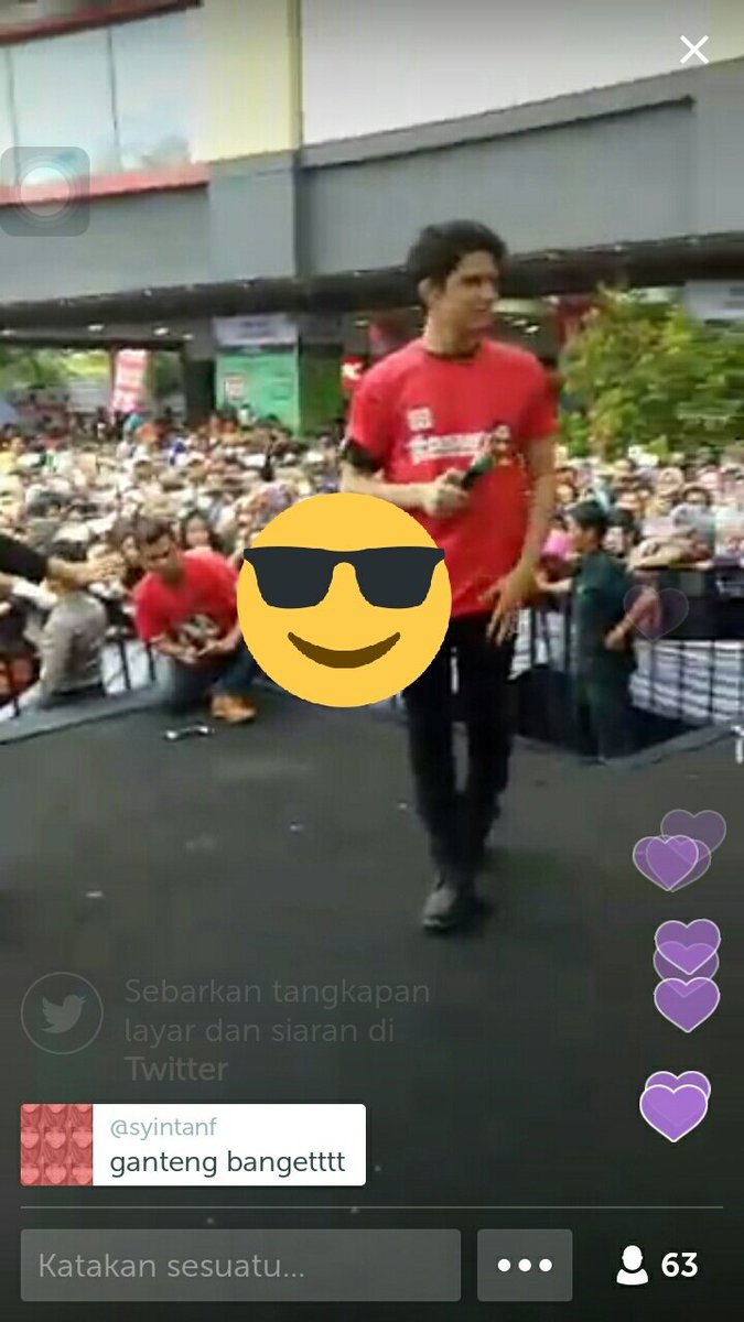 Dstr26's tweet photo. Salut ah Ali milih ikut2 ujan2an gr2 Alicious disana pada keujanan. Dia gak mau enak2an sendiri. Laff you Leey💕💕 @alysyarief https://t.co/GSfDTT9VaZ